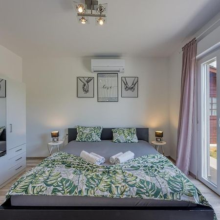 Villa Frontera Croatia 포레치 외부 사진
